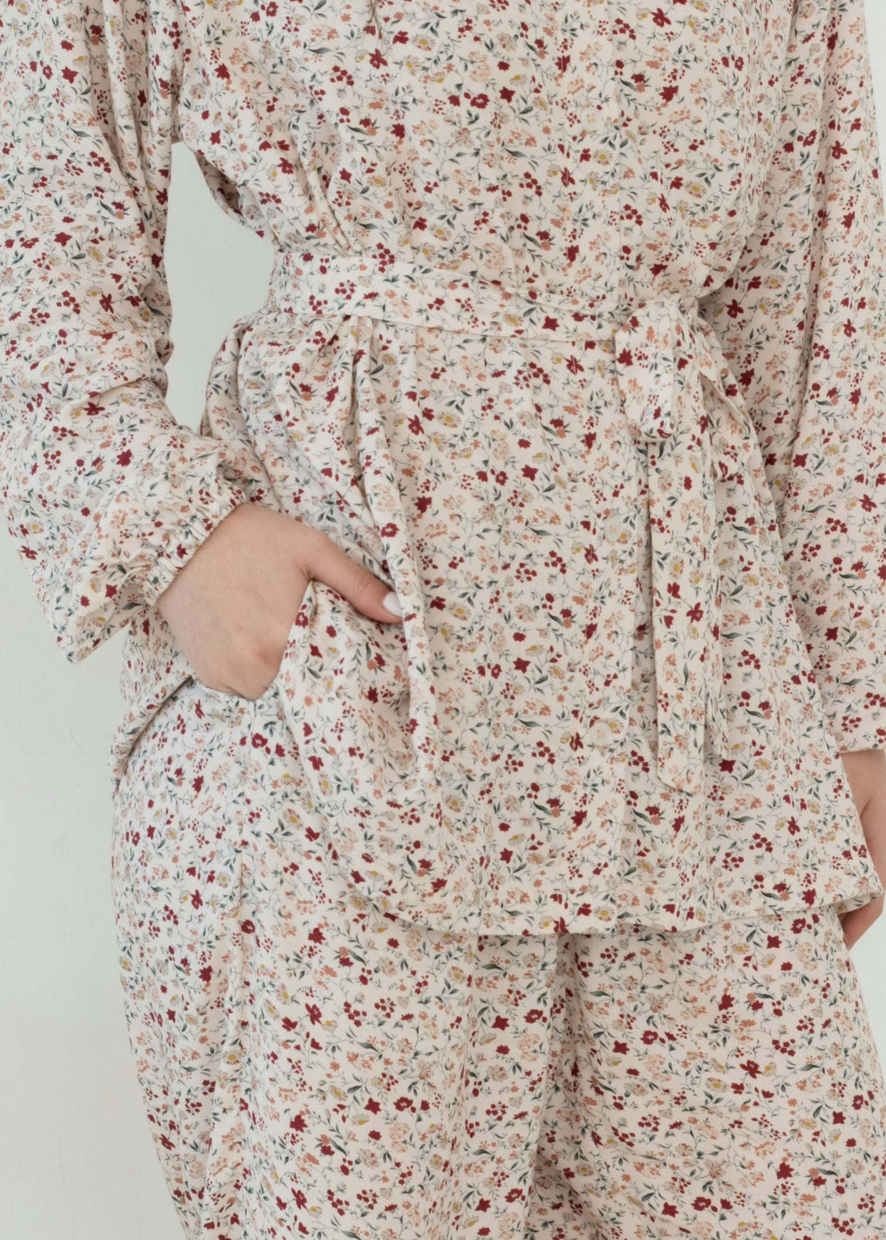 Amoura Long Pajama Set in Cream Tiny Flower